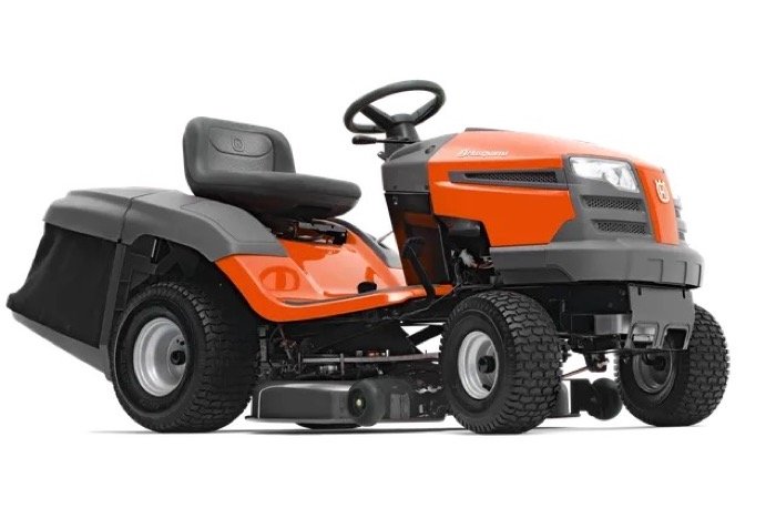 Husqvarna TC 138, tracteur tondeuse à éjection arrière
