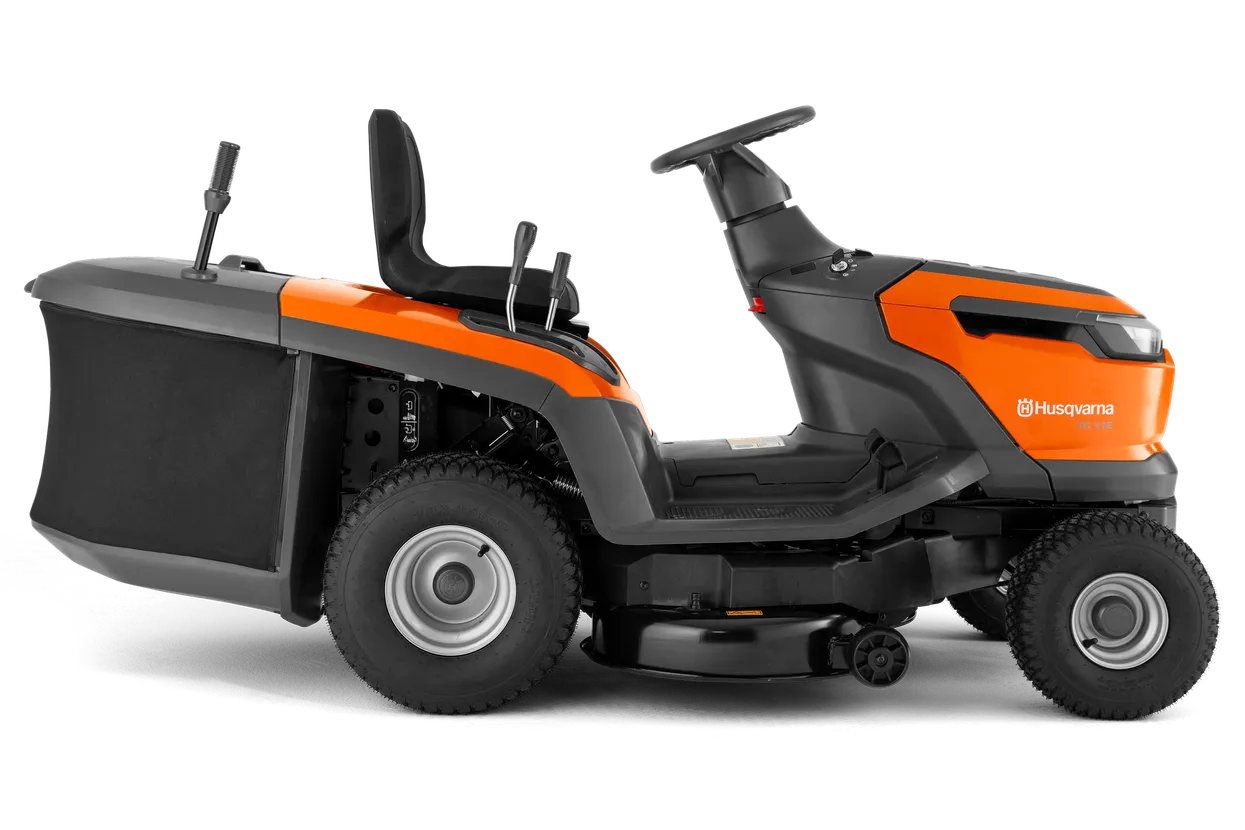 Husqvarna TC 112 avec son collecteur d'herbe monté