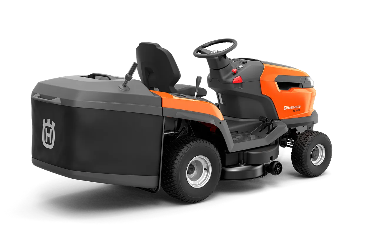 Husqvarna TC 215T de trois quarts, ensemble de la machine