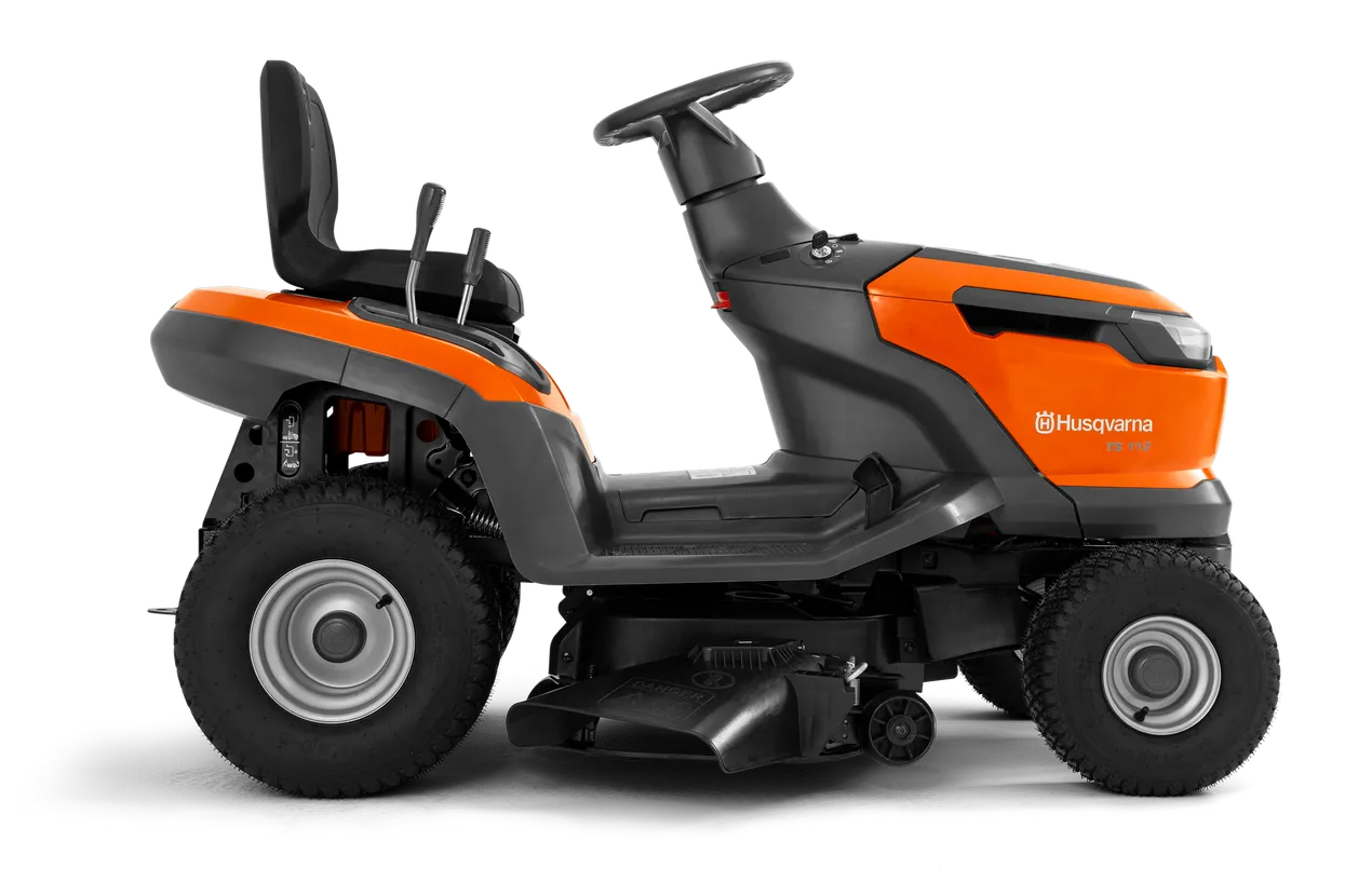 Husqvarna TS 112 de profil, goulotte d'éjection latérale visible