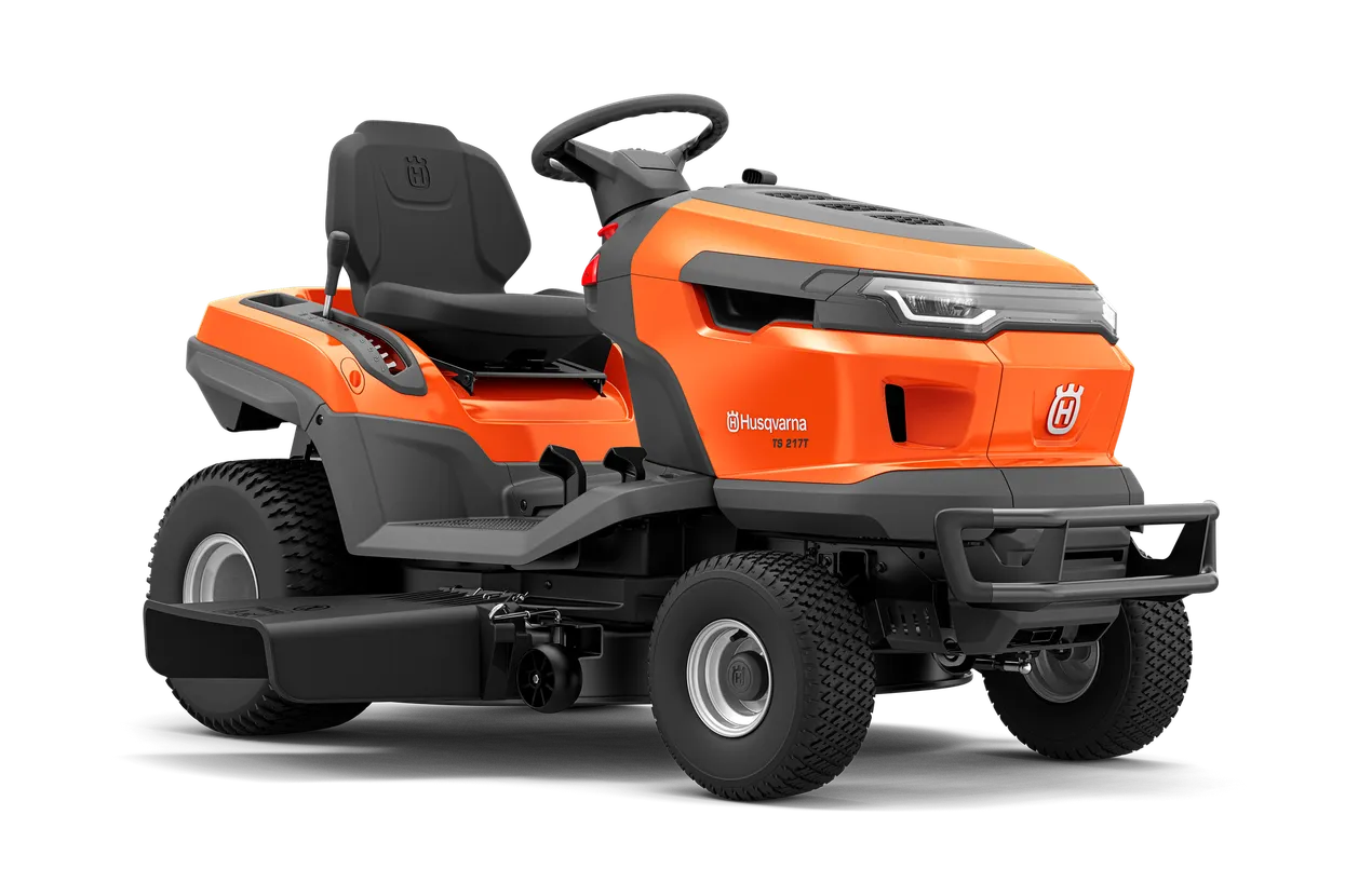 Husqvarna TS 217T vu de face, poste de conduite et volant